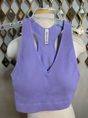 NWT Zenana Ribbed V-Neck Seamless Crop Tank